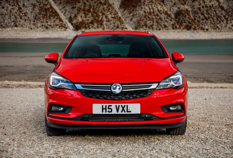  Vauxhall Astra Sports Tourer BiTurbo 2016 года  (фото 17 из 30)